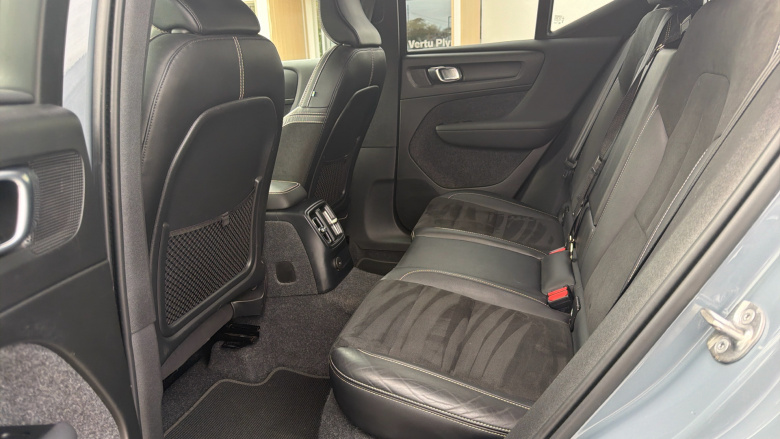 Volvo Xc40 1.5 T5 Recharge PHEV R DESIGN Pro 5dr Auto Estate